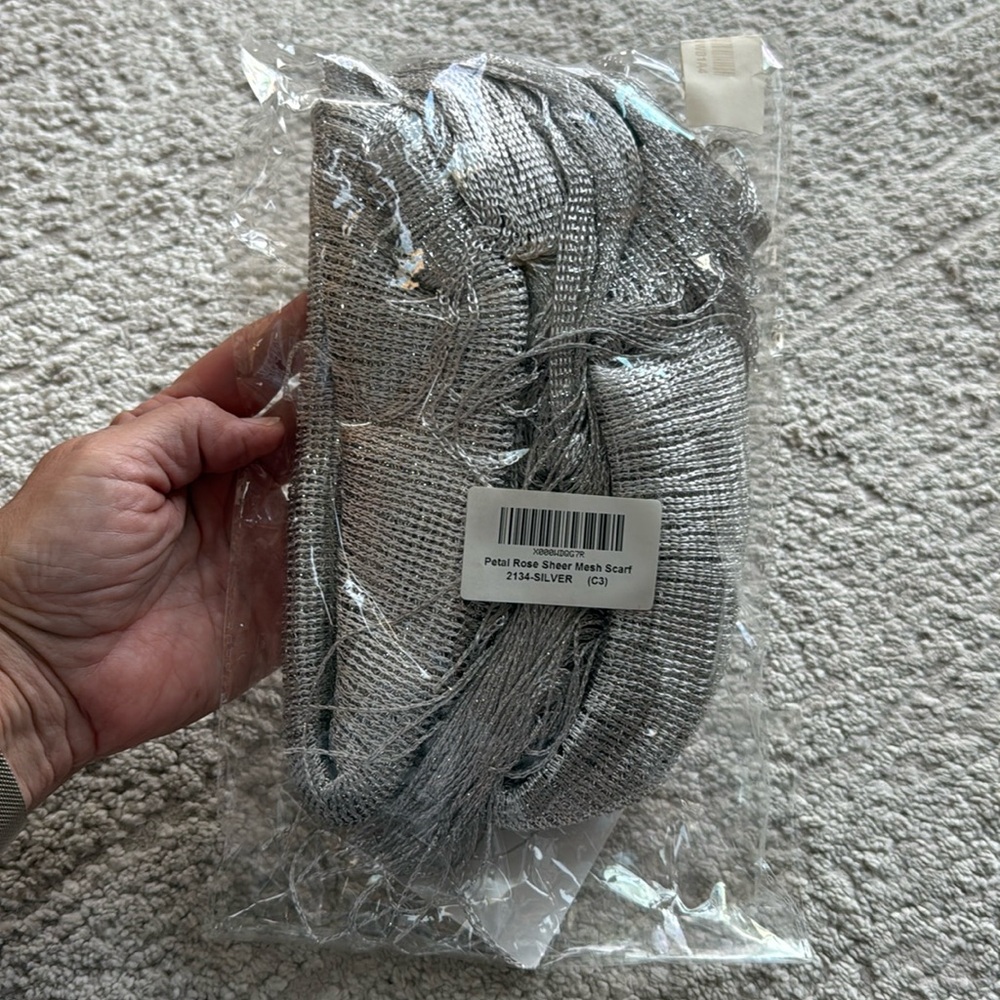 NWT Petal Rose Sheer Mesh Scarf - Silver